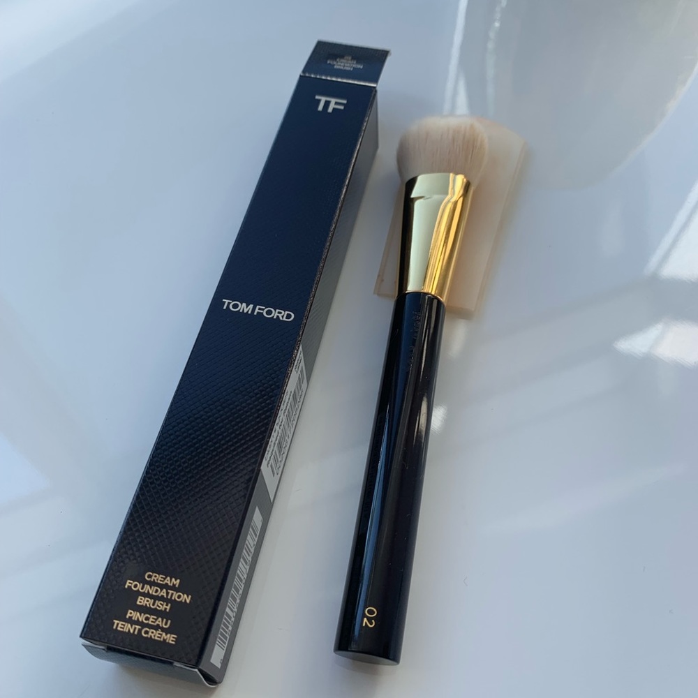 Tom Ford Cream Foundation brush 02